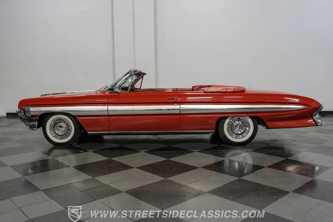 1961 Oldsmobile Starfire - Image 3 of 21