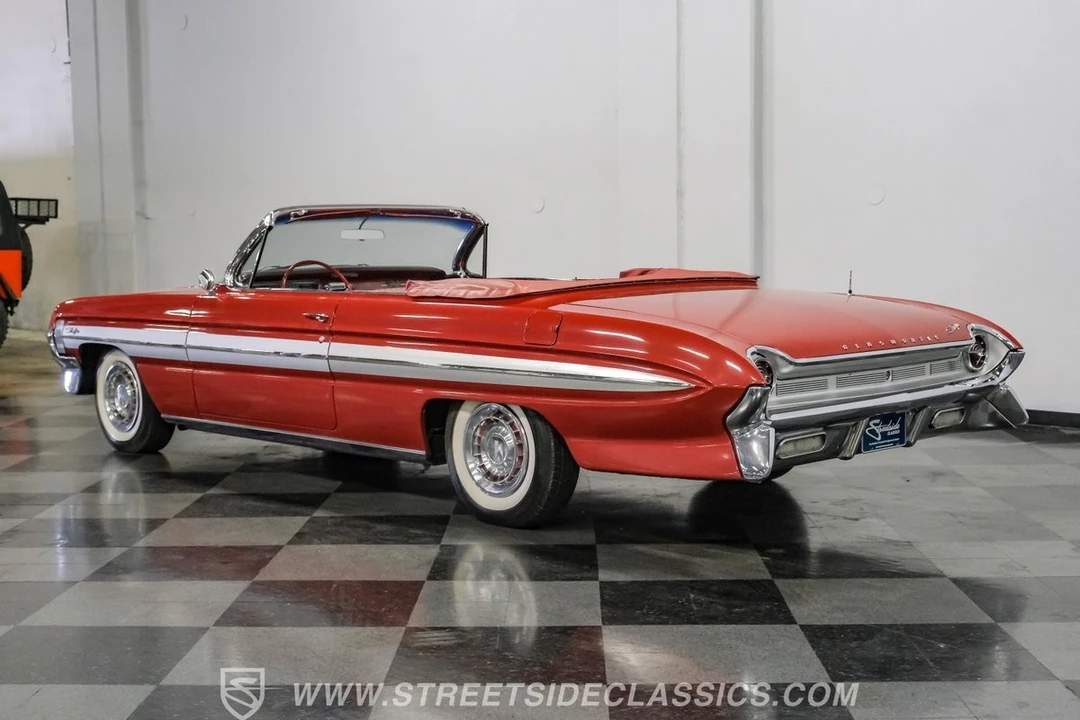 1961 Oldsmobile Starfire - Image 9 of 21