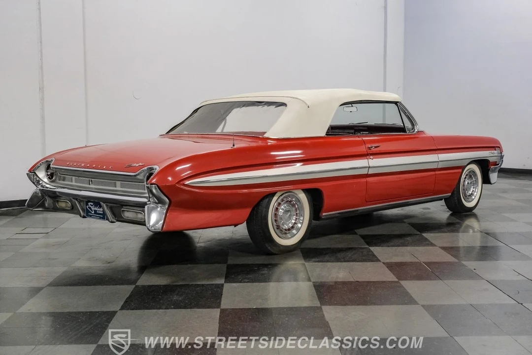 1961 Oldsmobile Starfire - Image 12 of 21