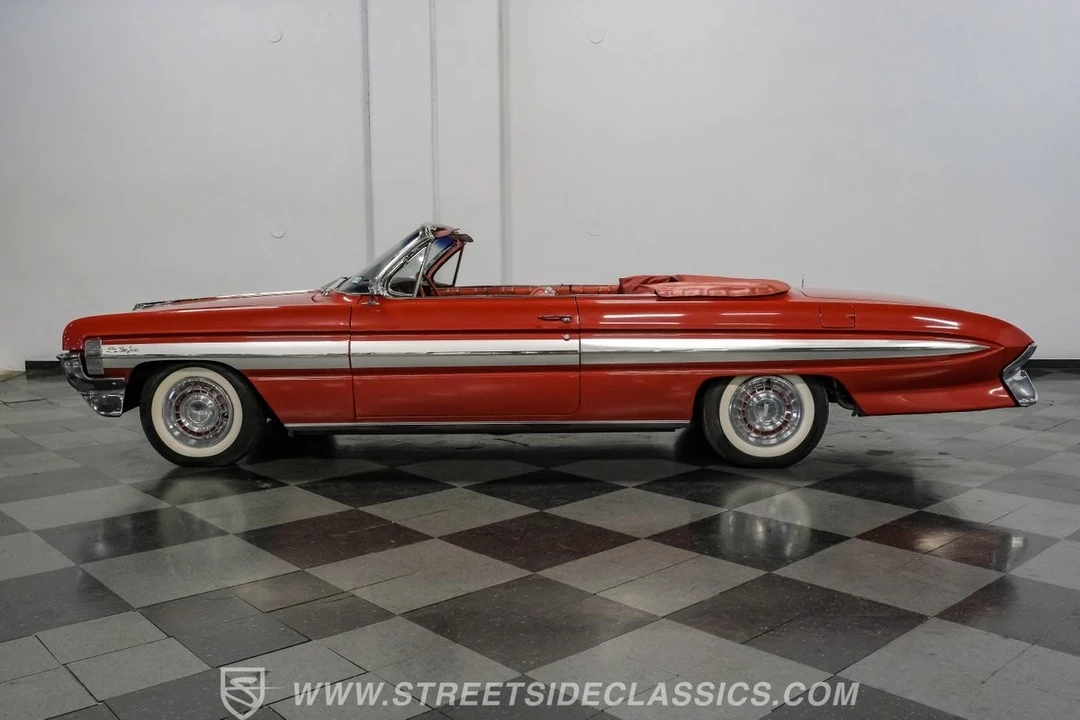 1961 Oldsmobile Starfire - Image 7 of 21