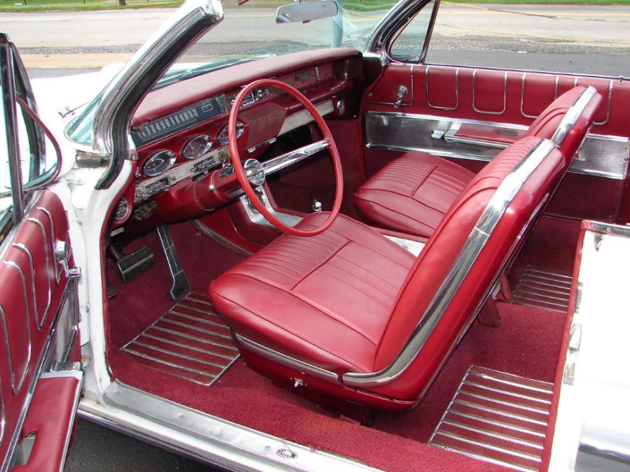 1961 Oldsmobile Starfire - Image 4 of 8