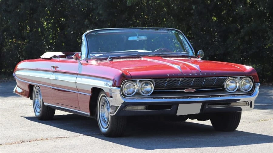 1961 Oldsmobile Starfire - Image 18 of 19