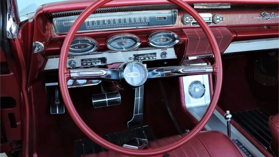 1961 Oldsmobile Starfire - Image 5 of 19