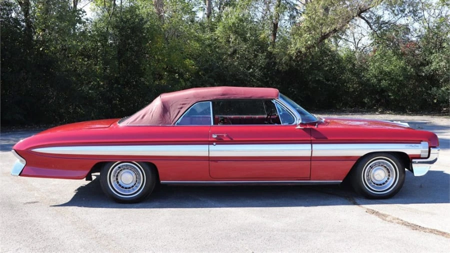 1961 Oldsmobile Starfire - Image 14 of 25