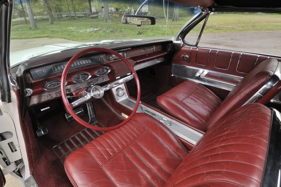 1961 Oldsmobile Starfire - Image 3 of 11
