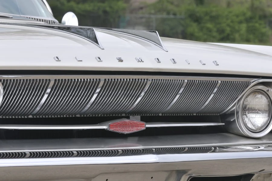 1961 Oldsmobile Starfire - Image 7 of 11