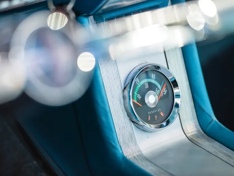 1961 Oldsmobile Starfire - Image 25 of 31
