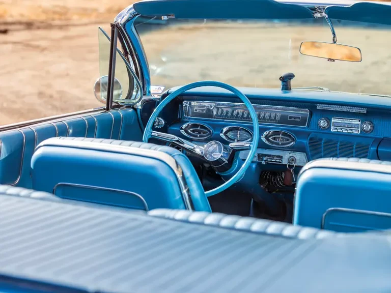 1961 Oldsmobile Starfire - Image 26 of 31