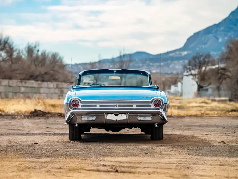 1961 Oldsmobile Starfire - Image 8 of 31