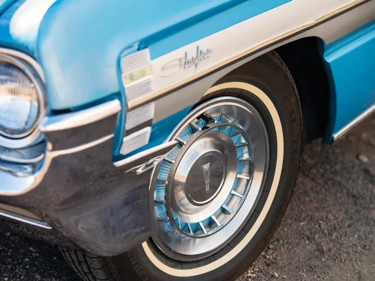 1961 Oldsmobile Starfire - Image 10 of 31