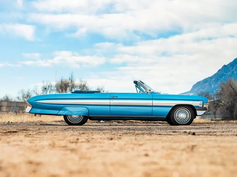 1961 Oldsmobile Starfire - Image 6 of 31