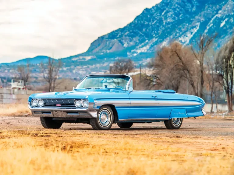 1961 Oldsmobile Starfire - Image 2 of 31