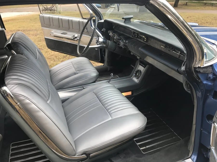 1961 Oldsmobile Starfire - Image 4 of 7