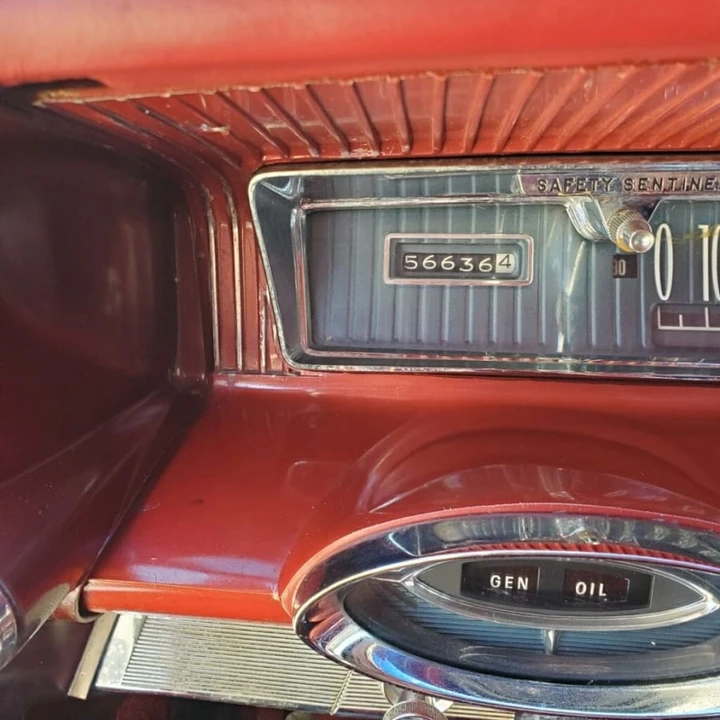 1961 Oldsmobile Starfire - Image 9 of 14