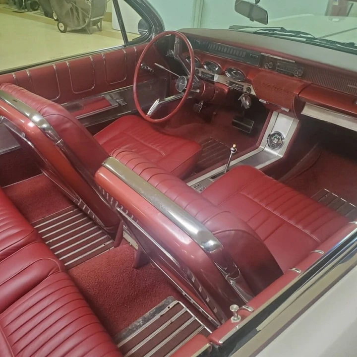 1961 Oldsmobile Starfire - Image 11 of 14