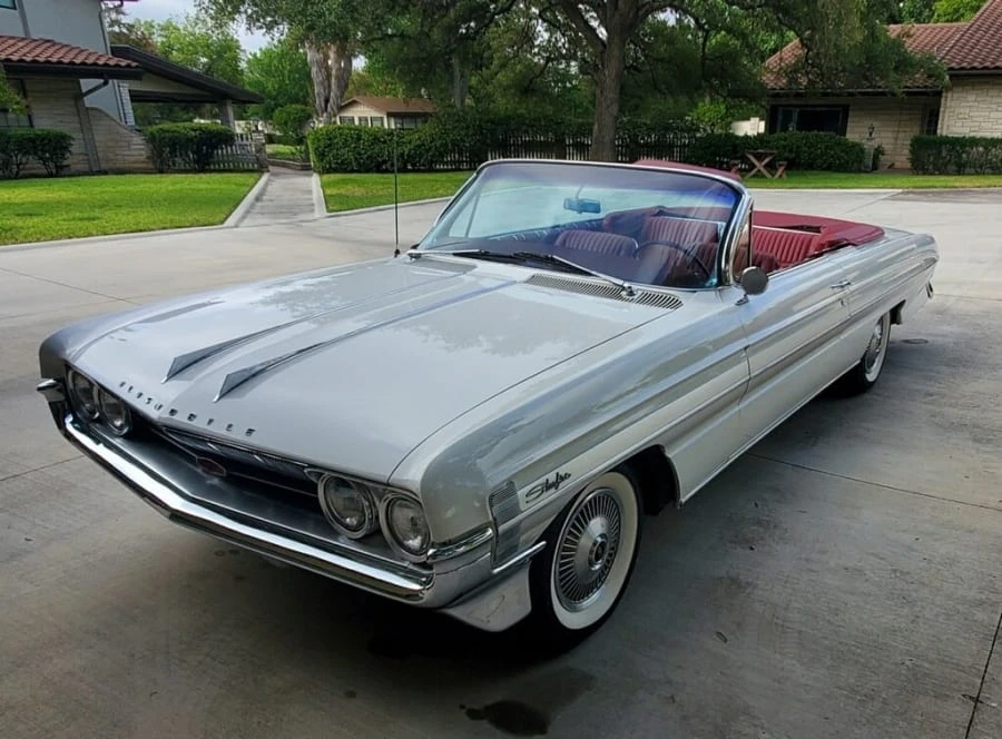 1961 Oldsmobile Starfire - Image 3 of 14