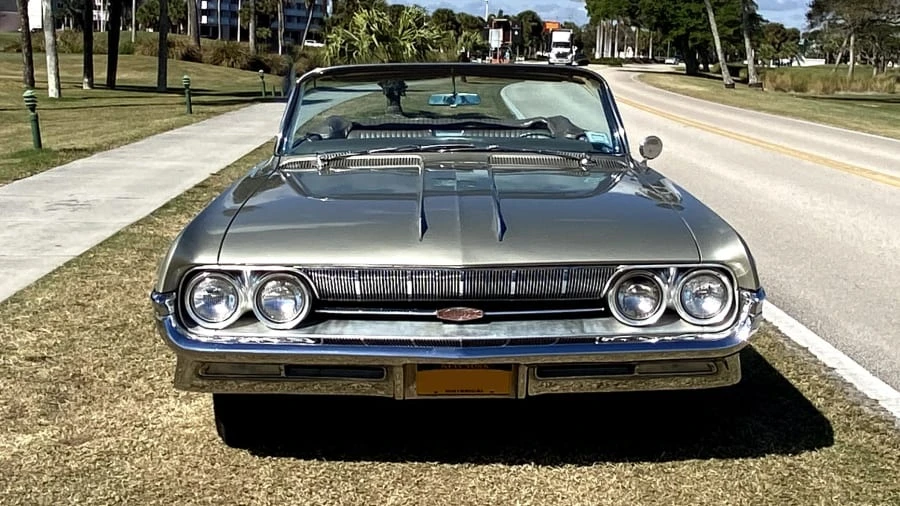 1961 Oldsmobile Starfire - Image 10 of 18