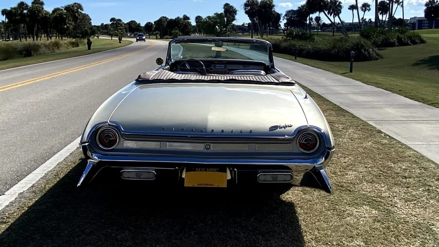 1961 Oldsmobile Starfire - Image 6 of 18