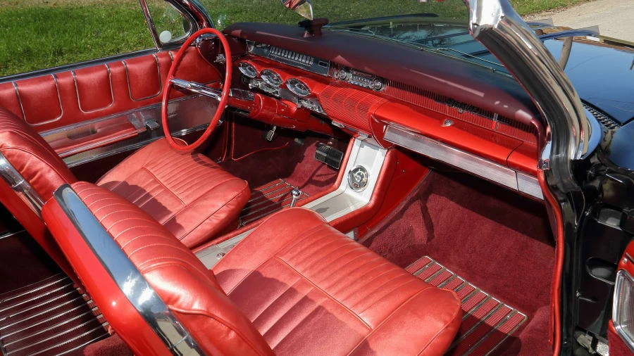 1961 Oldsmobile Starfire - Image 5 of 17