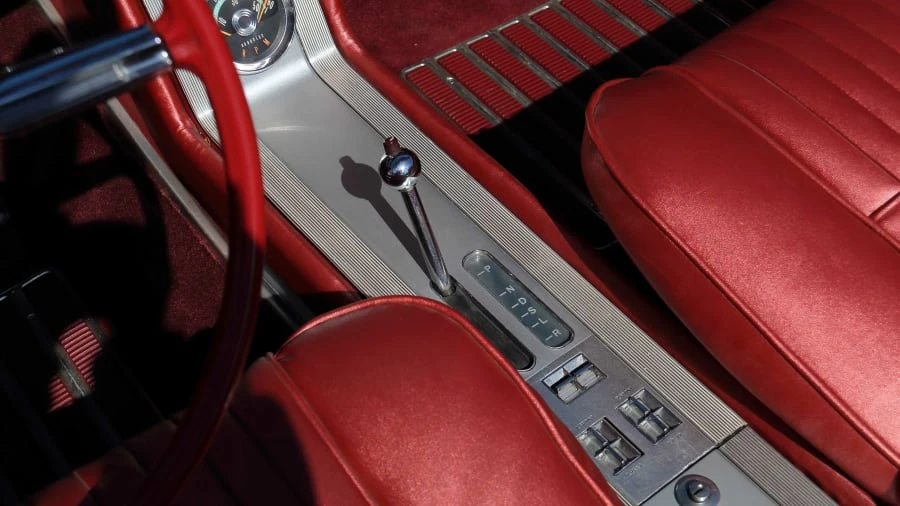 1961 Oldsmobile Starfire - Image 10 of 17