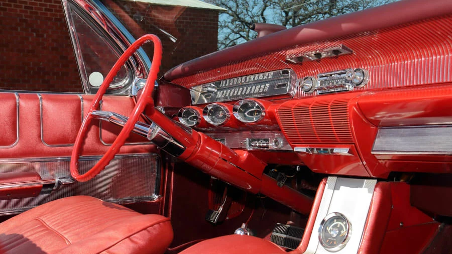 1961 Oldsmobile Starfire - Image 11 of 17