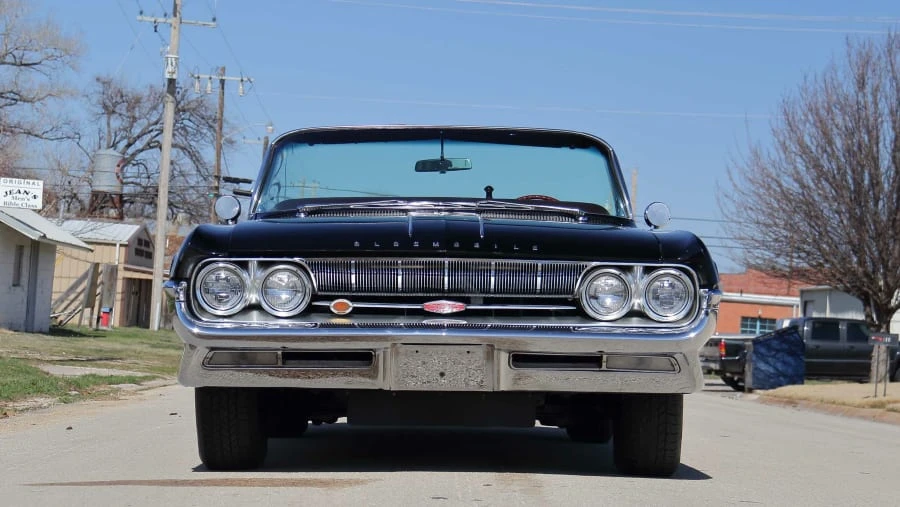 1961 Oldsmobile Starfire - Image 14 of 17