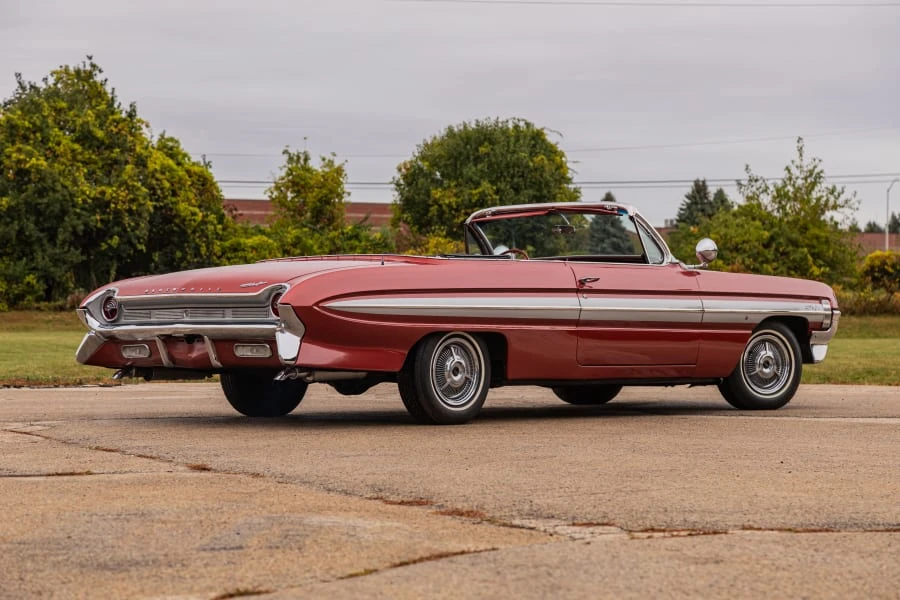 1961 Oldsmobile Starfire - Image 3 of 31