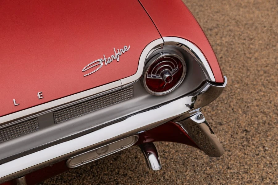 1961 Oldsmobile Starfire - Image 17 of 31