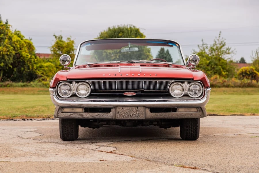 1961 Oldsmobile Starfire - Image 4 of 31