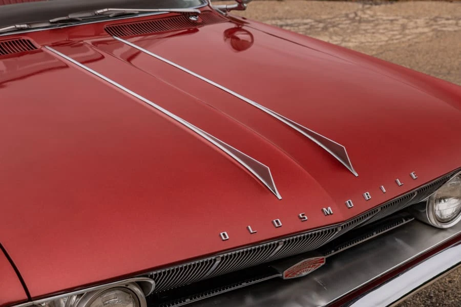 1961 Oldsmobile Starfire - Image 11 of 31