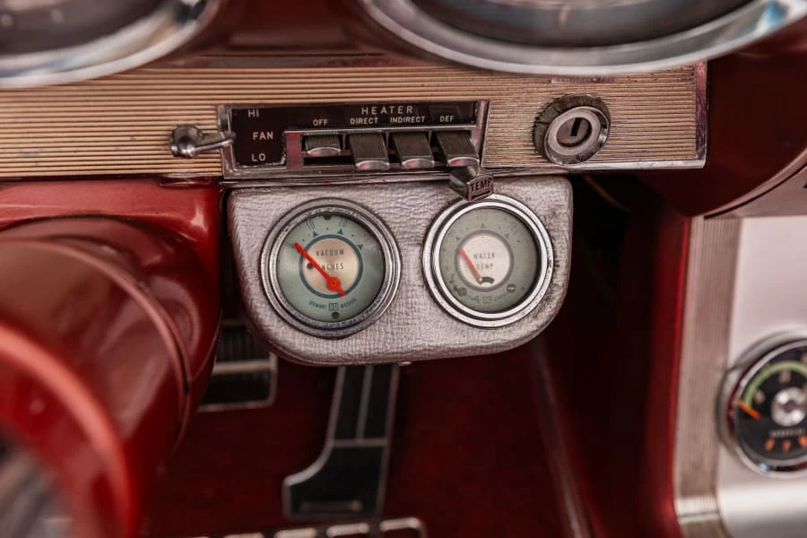 1961 Oldsmobile Starfire - Image 28 of 31