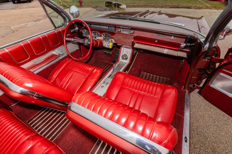 1961 Oldsmobile Starfire - Image 20 of 31