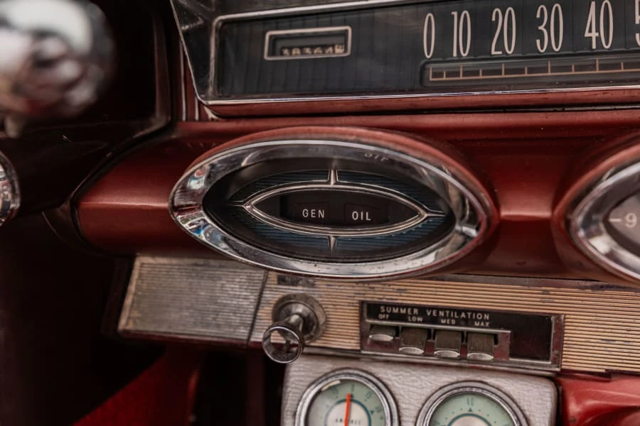 1961 Oldsmobile Starfire - Image 21 of 31