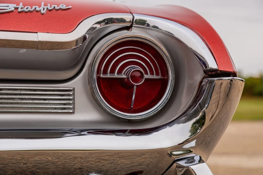 1961 Oldsmobile Starfire - Image 16 of 31