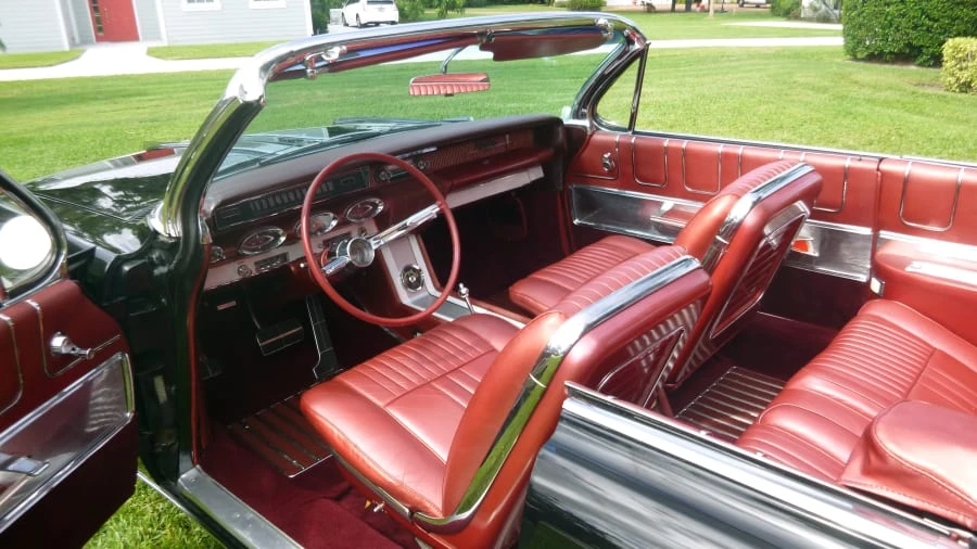 1961 Oldsmobile Starfire - Image 4 of 9