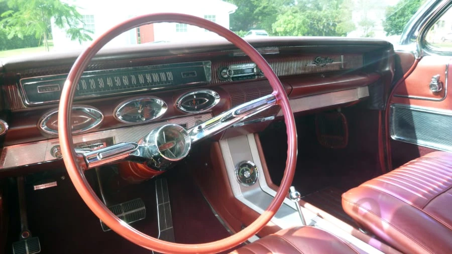1961 Oldsmobile Starfire - Image 5 of 9