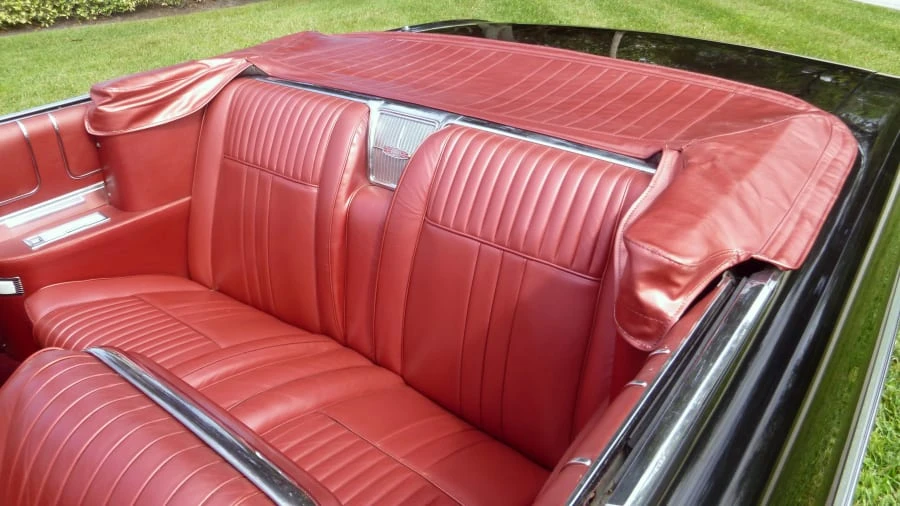 1961 Oldsmobile Starfire - Image 6 of 9