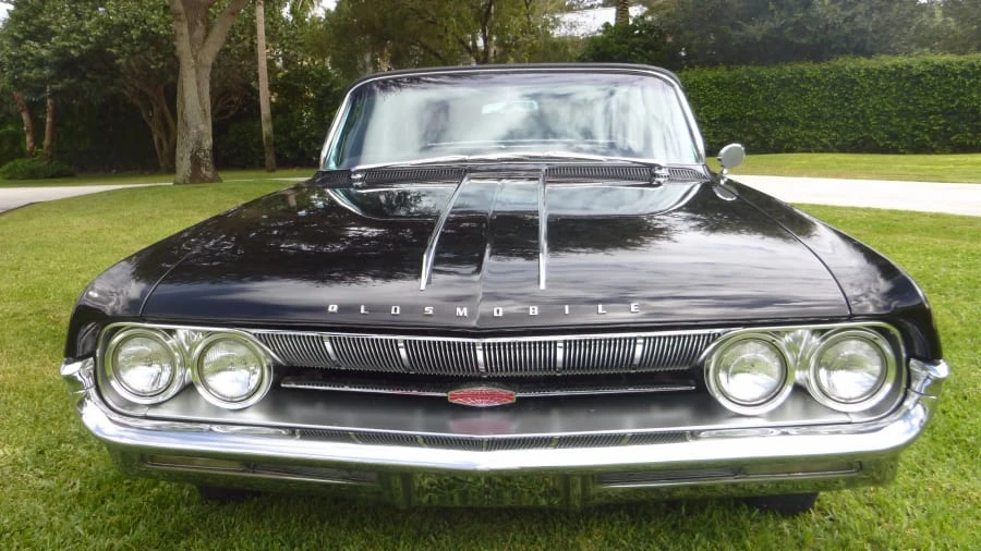 1961 Oldsmobile Starfire - Image 8 of 9
