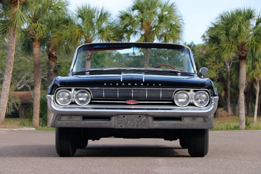 1961 Oldsmobile Starfire - Image 4 of 31