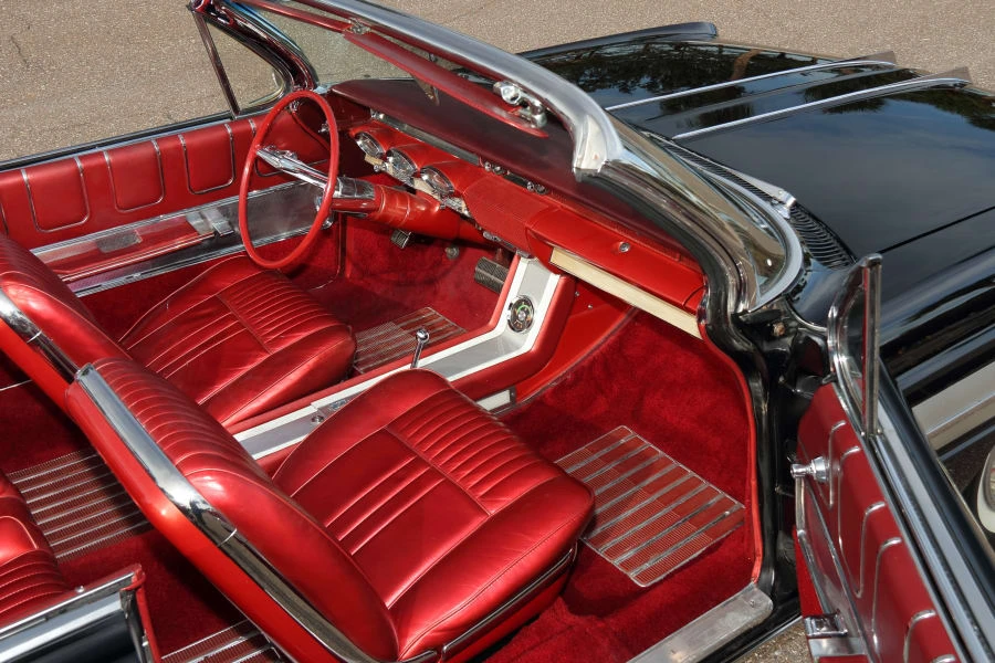 1961 Oldsmobile Starfire - Image 20 of 31