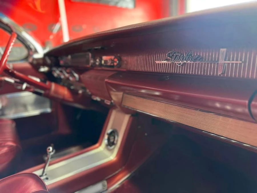 1961 Oldsmobile Starfire - Image 9 of 13