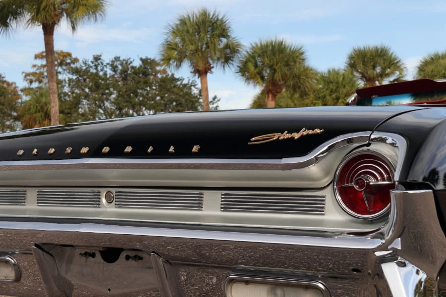 1961 Oldsmobile Starfire - Image 13 of 31