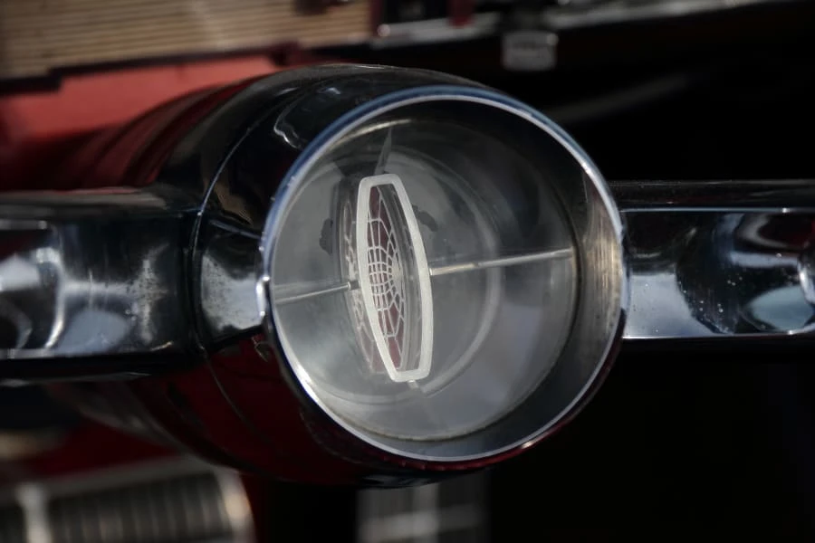 1961 Oldsmobile Starfire - Image 26 of 31