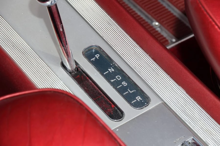 1961 Oldsmobile Starfire - Image 29 of 31