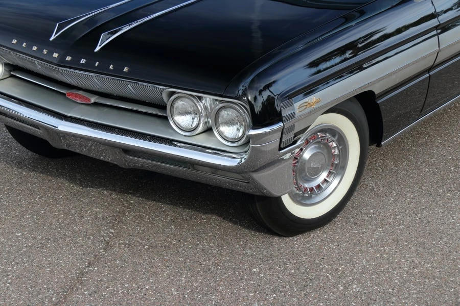 1961 Oldsmobile Starfire - Image 19 of 31