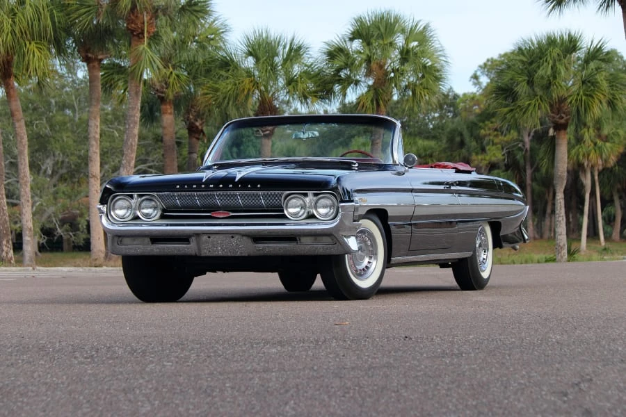 1961 Oldsmobile Starfire - Image 16 of 31