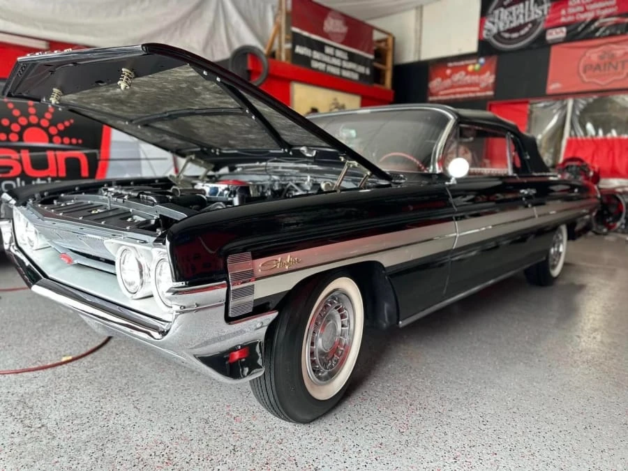1961 Oldsmobile Starfire - Image 4 of 13
