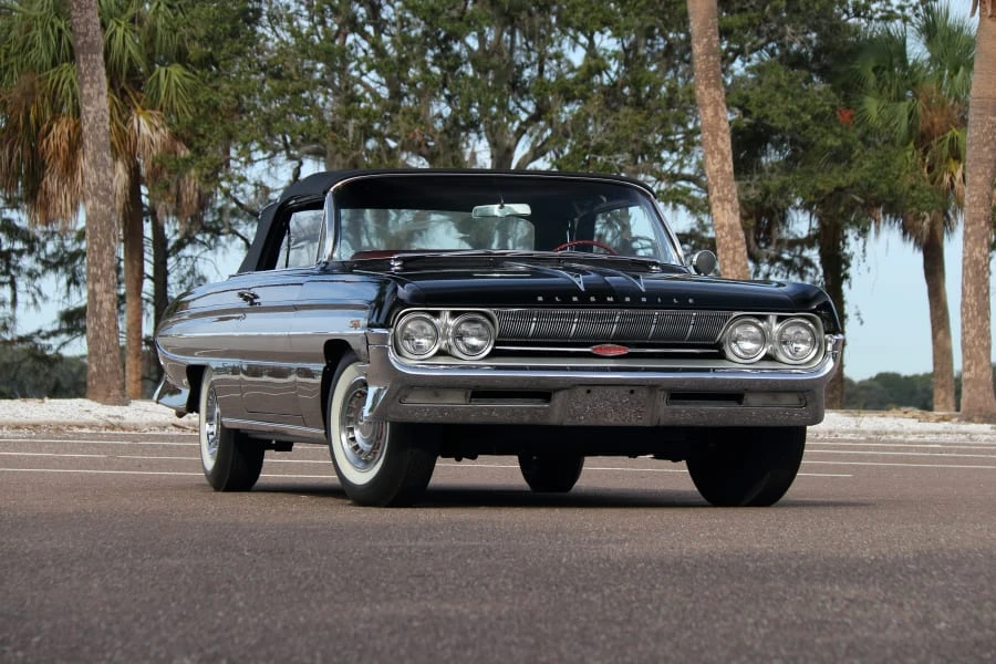 1961 Oldsmobile Starfire - Image 10 of 31