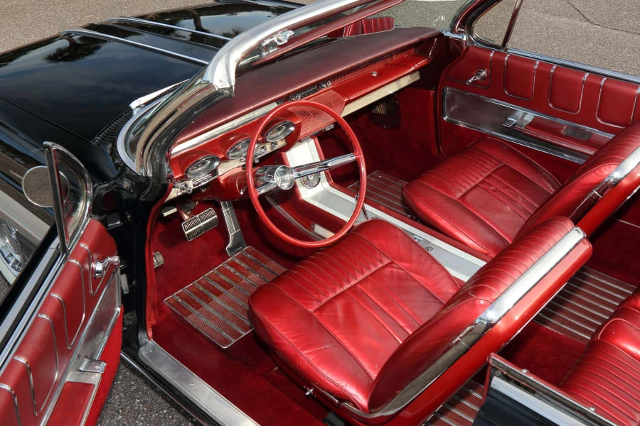 1961 Oldsmobile Starfire - Image 25 of 31