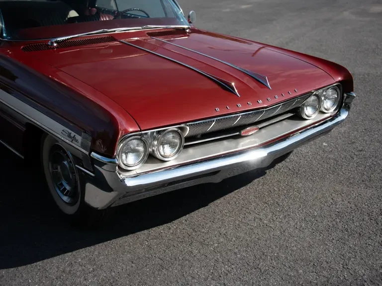 1961 Oldsmobile Starfire - Image 12 of 31